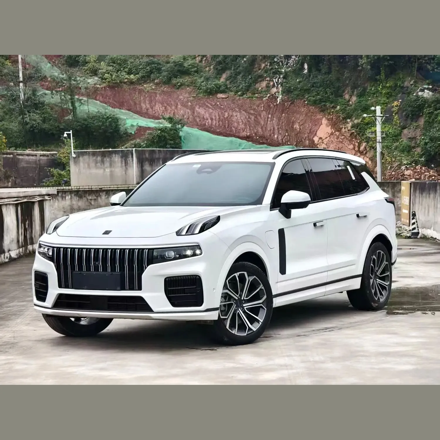 Lynk & Co 09
