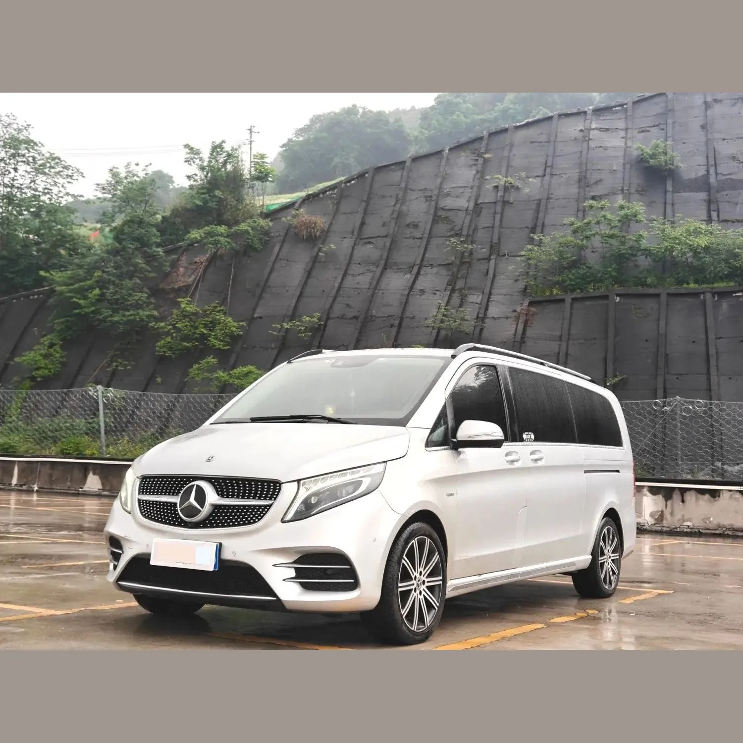 Mercedes-Benz V-Class