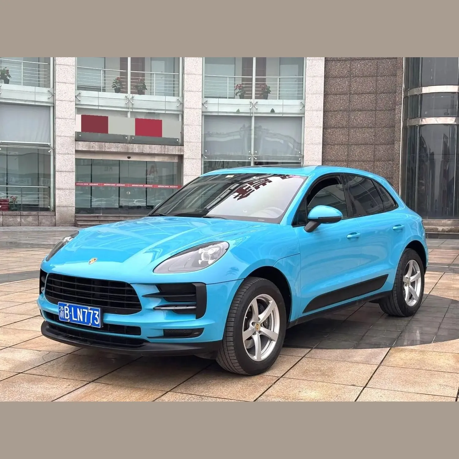Porsche Macan (Imported)